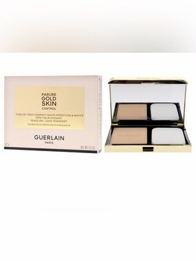 GUERLAIN Parure Gold Skin Control Matte Compact Foundation 3N